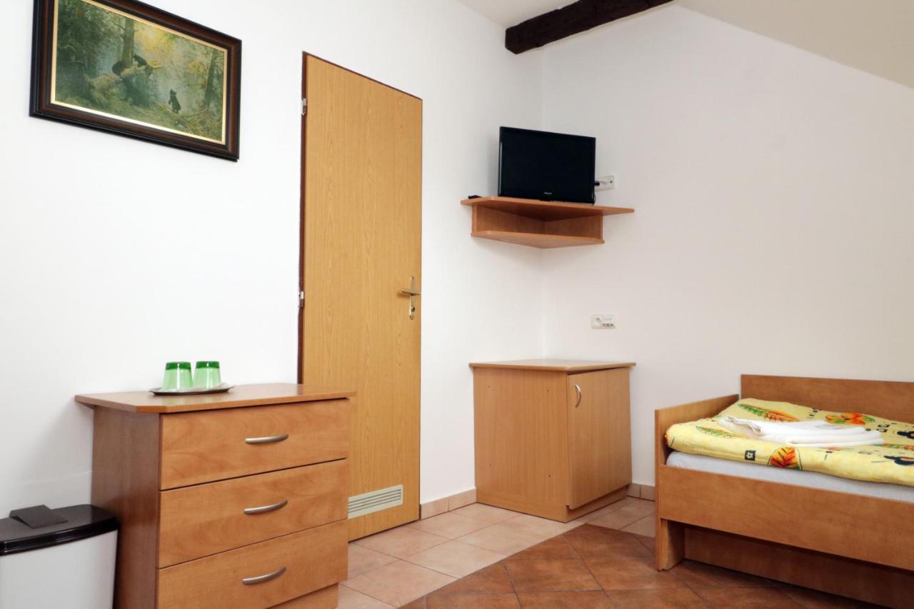 Penzion Hurka Hotel Dolni Libchavy ภายนอก รูปภาพ