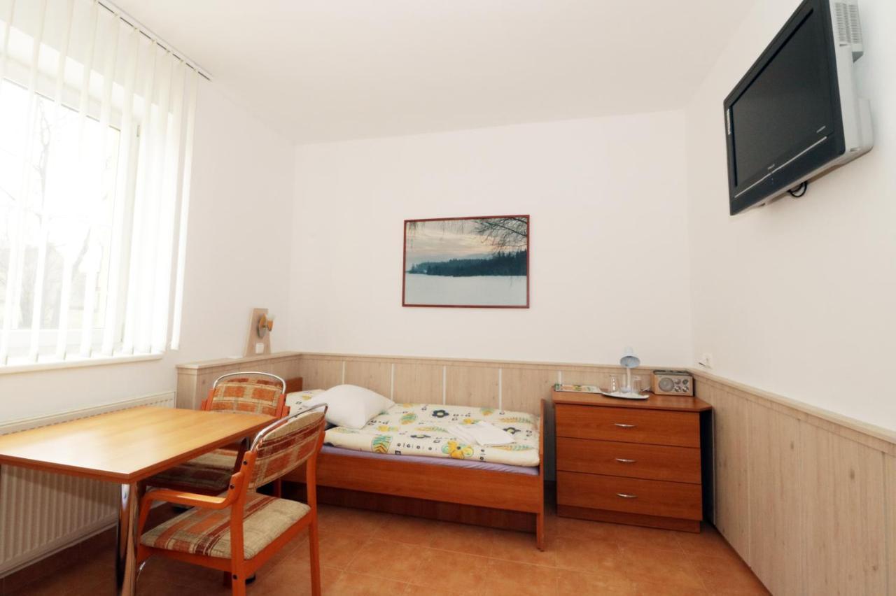 Penzion Hurka Hotel Dolni Libchavy ภายนอก รูปภาพ