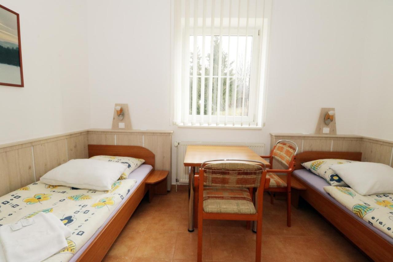 Penzion Hurka Hotel Dolni Libchavy ภายนอก รูปภาพ