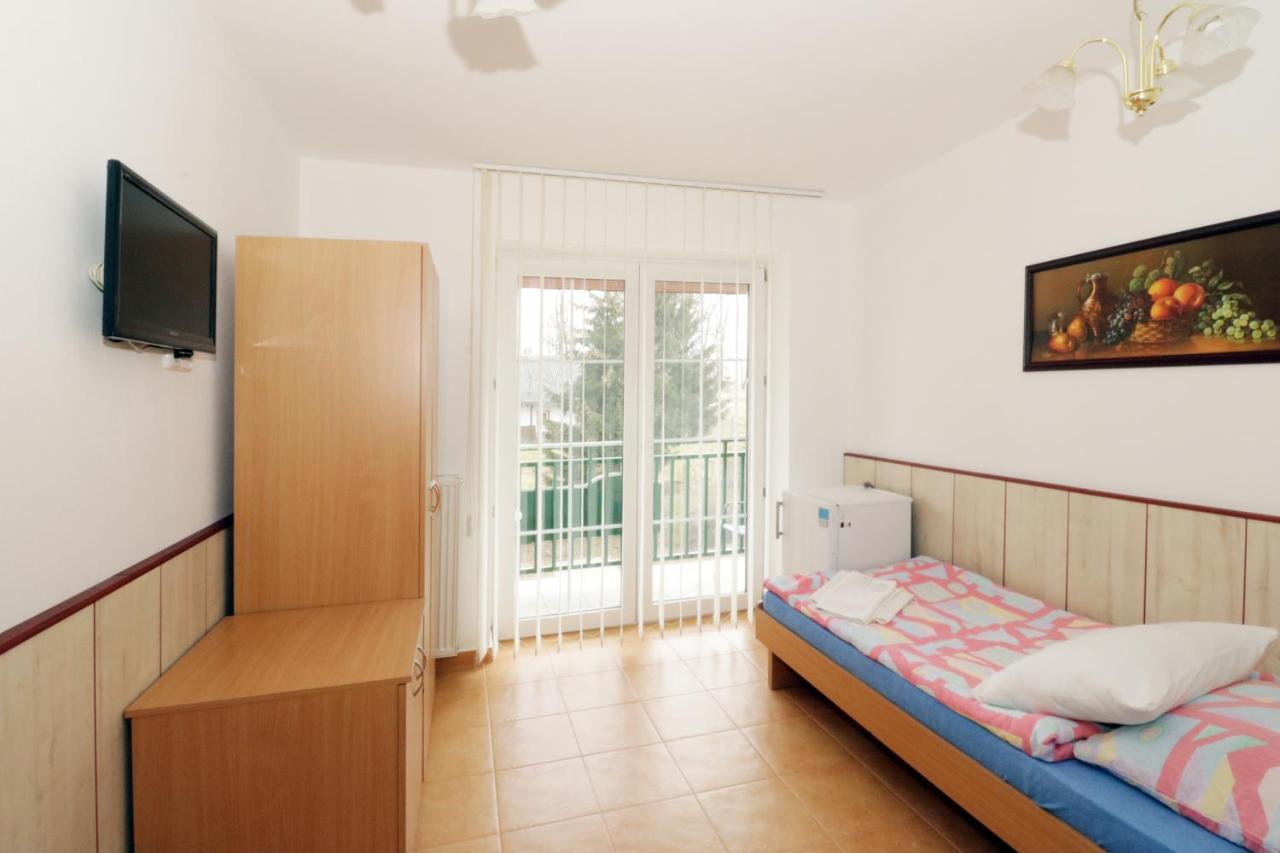 Penzion Hurka Hotel Dolni Libchavy ภายนอก รูปภาพ