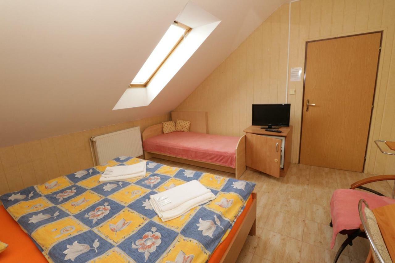 Penzion Hurka Hotel Dolni Libchavy ภายนอก รูปภาพ