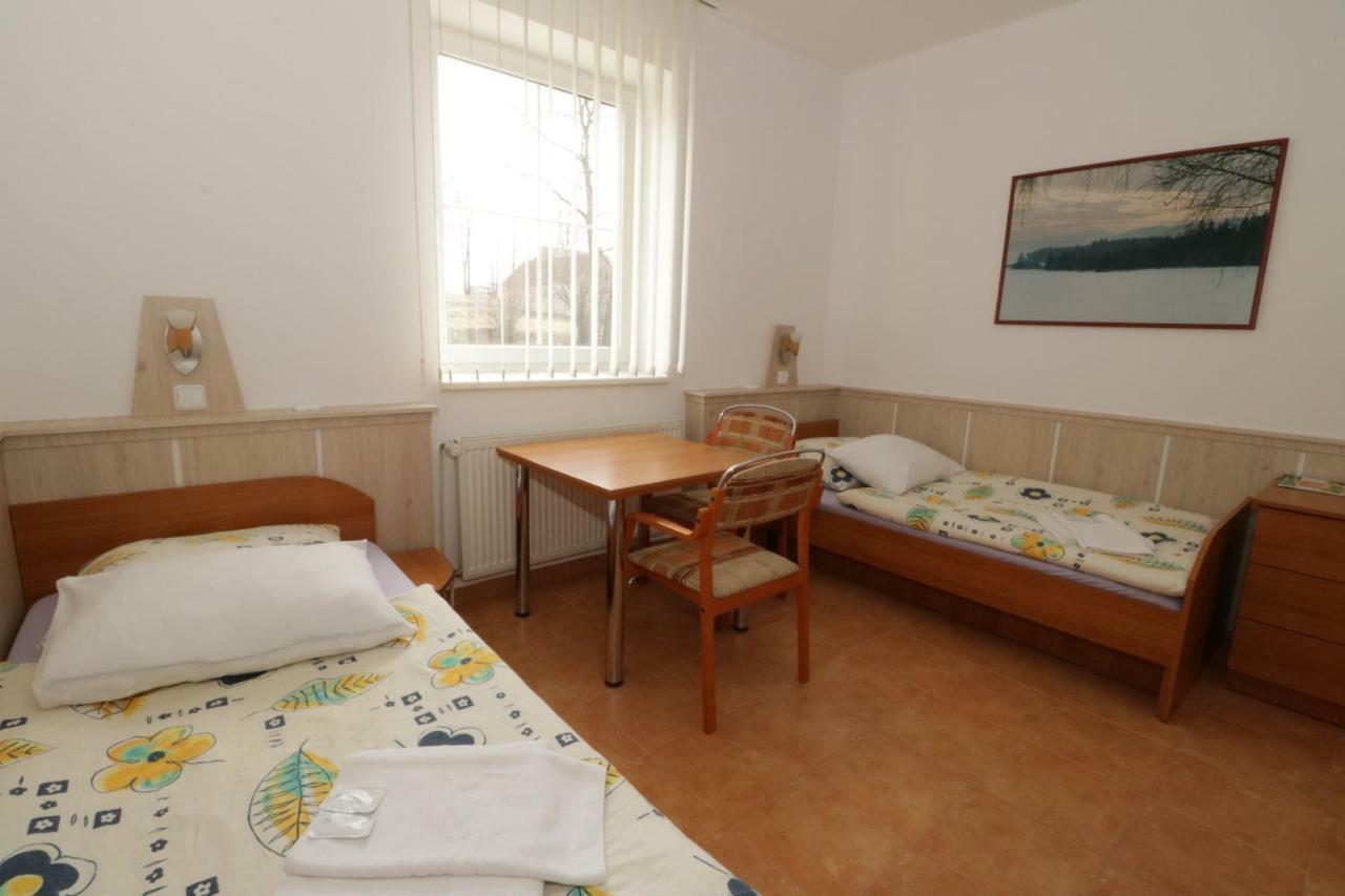 Penzion Hurka Hotel Dolni Libchavy ภายนอก รูปภาพ