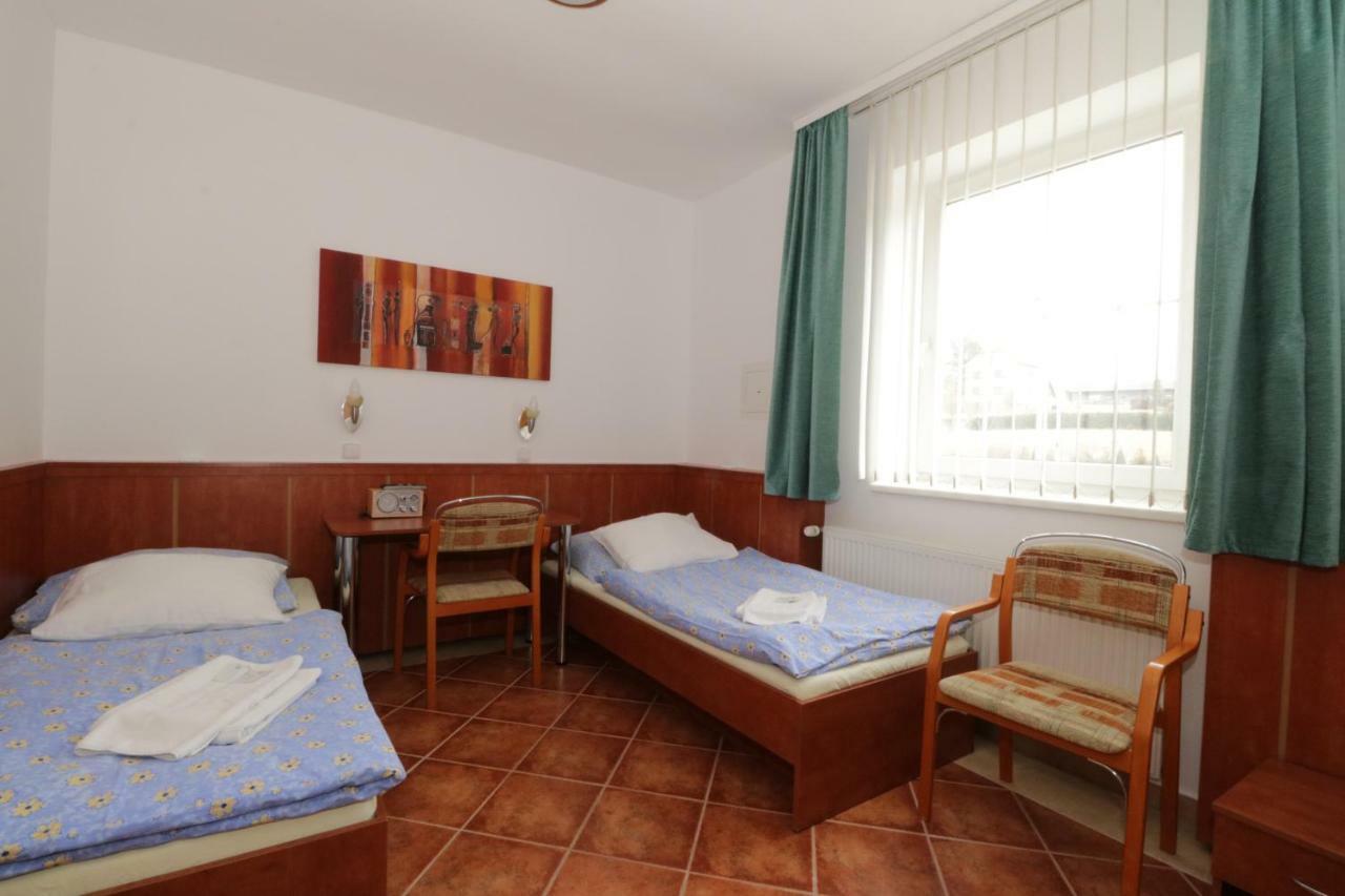 Penzion Hurka Hotel Dolni Libchavy ภายนอก รูปภาพ